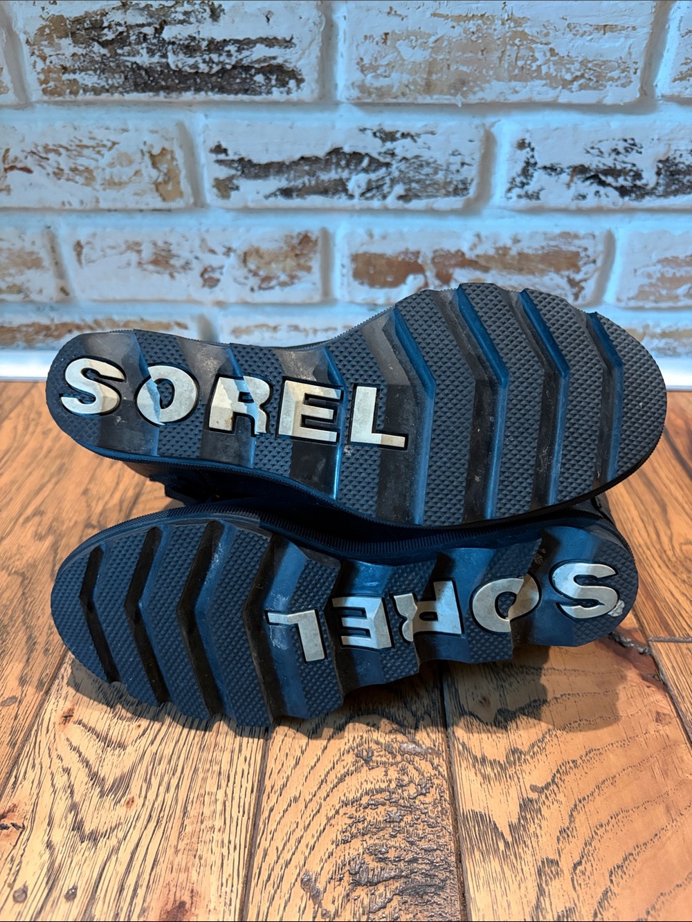 Sorel Joan of Artic Wedge II Black Leather Ankle Booties with Buckle Straps 8.5 - Picture 9 of 10